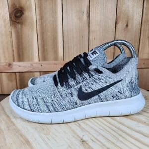 Nike Flyknit Athletic Shoes Gray & Black